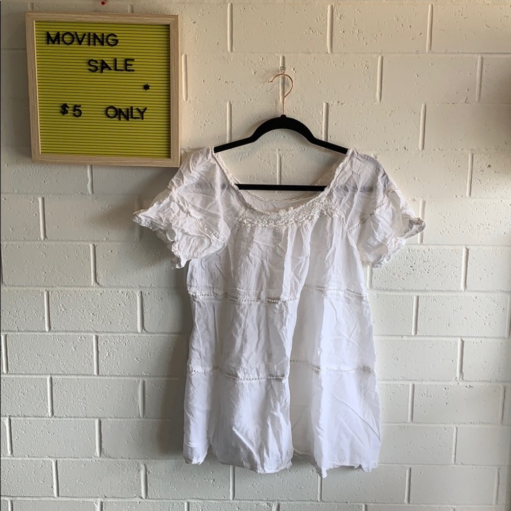 🎉MOVING SALE white top 🎉